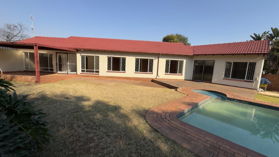 To Let 4 Bedroom Property for Rent in Wierda Park Gauteng