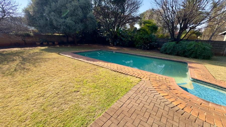 To Let 4 Bedroom Property for Rent in Wierda Park Gauteng