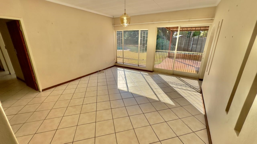 To Let 4 Bedroom Property for Rent in Wierda Park Gauteng