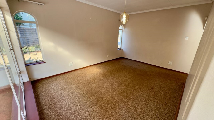 To Let 4 Bedroom Property for Rent in Wierda Park Gauteng
