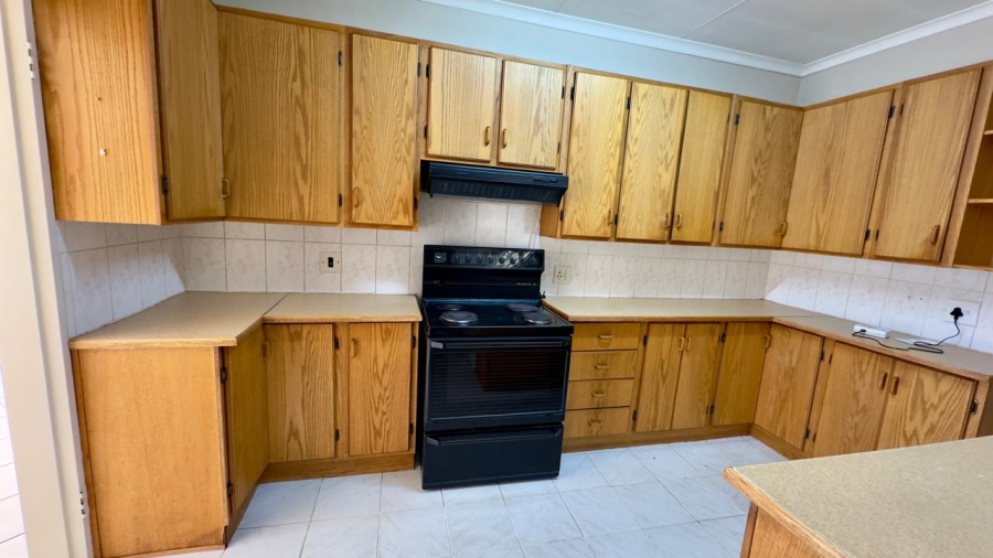 To Let 4 Bedroom Property for Rent in Wierda Park Gauteng