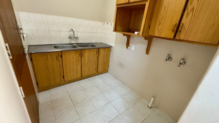 To Let 4 Bedroom Property for Rent in Wierda Park Gauteng