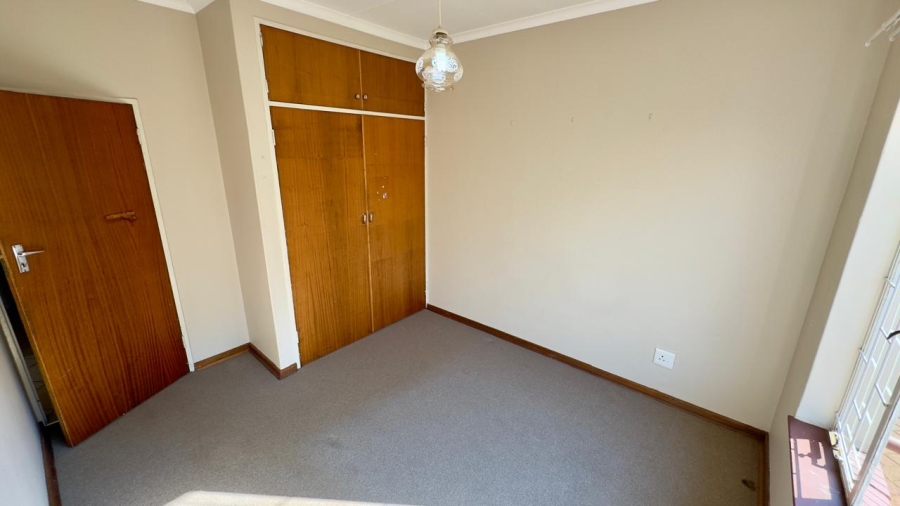 To Let 4 Bedroom Property for Rent in Wierda Park Gauteng