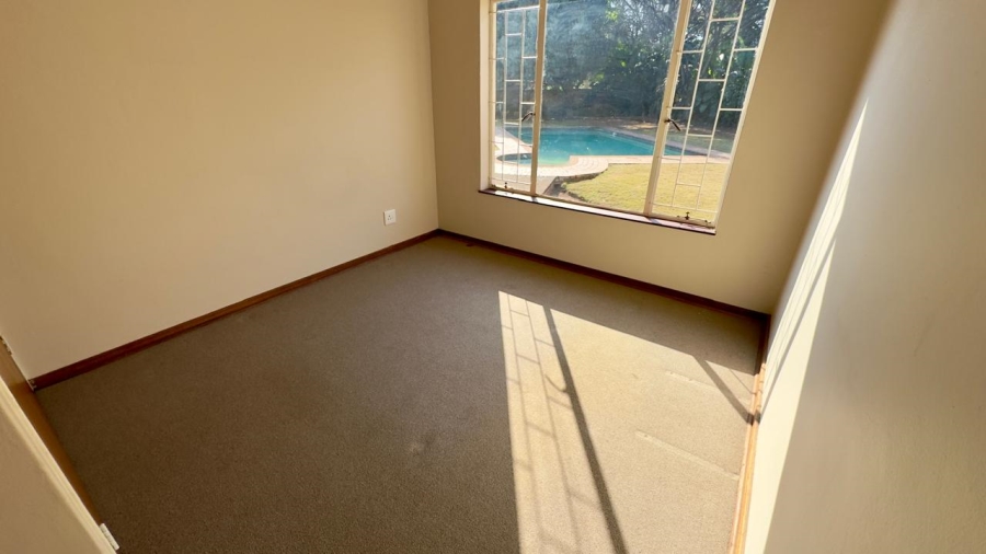 To Let 4 Bedroom Property for Rent in Wierda Park Gauteng