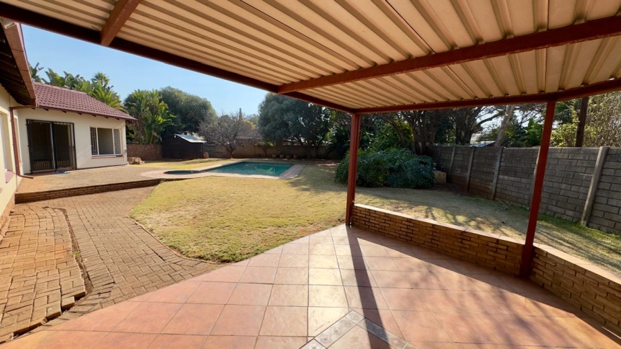 To Let 4 Bedroom Property for Rent in Wierda Park Gauteng