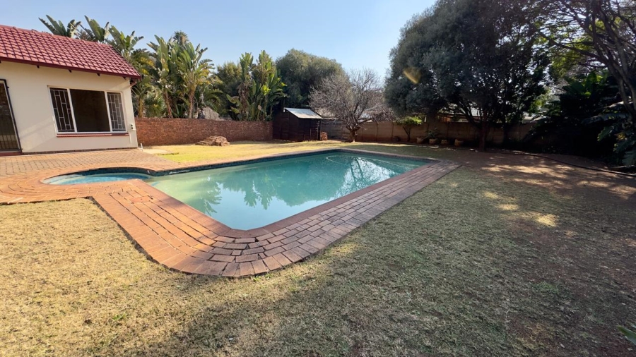 To Let 4 Bedroom Property for Rent in Wierda Park Gauteng