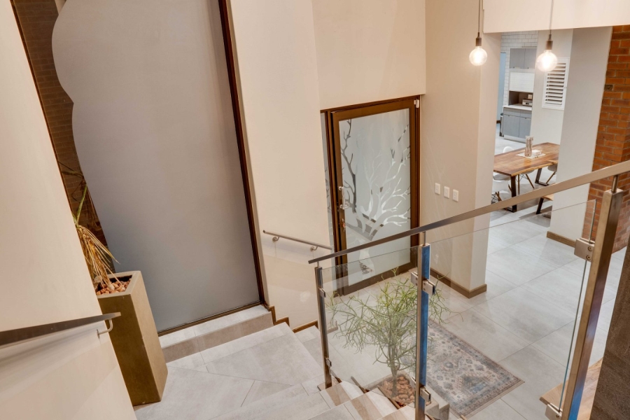 To Let 6 Bedroom Property for Rent in Bryanston Gauteng