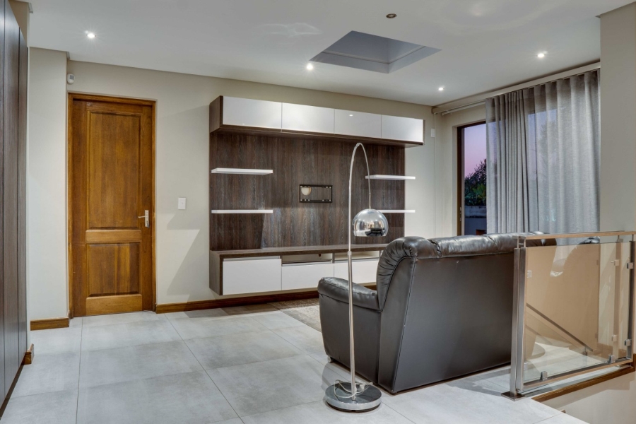 To Let 6 Bedroom Property for Rent in Bryanston Gauteng