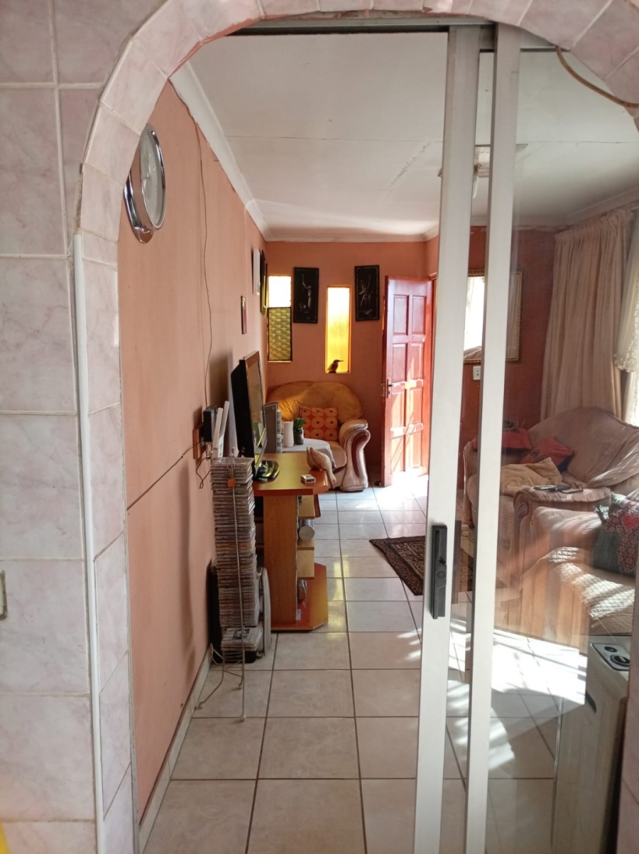 2 Bedroom Property for Sale in Etwatwa Gauteng
