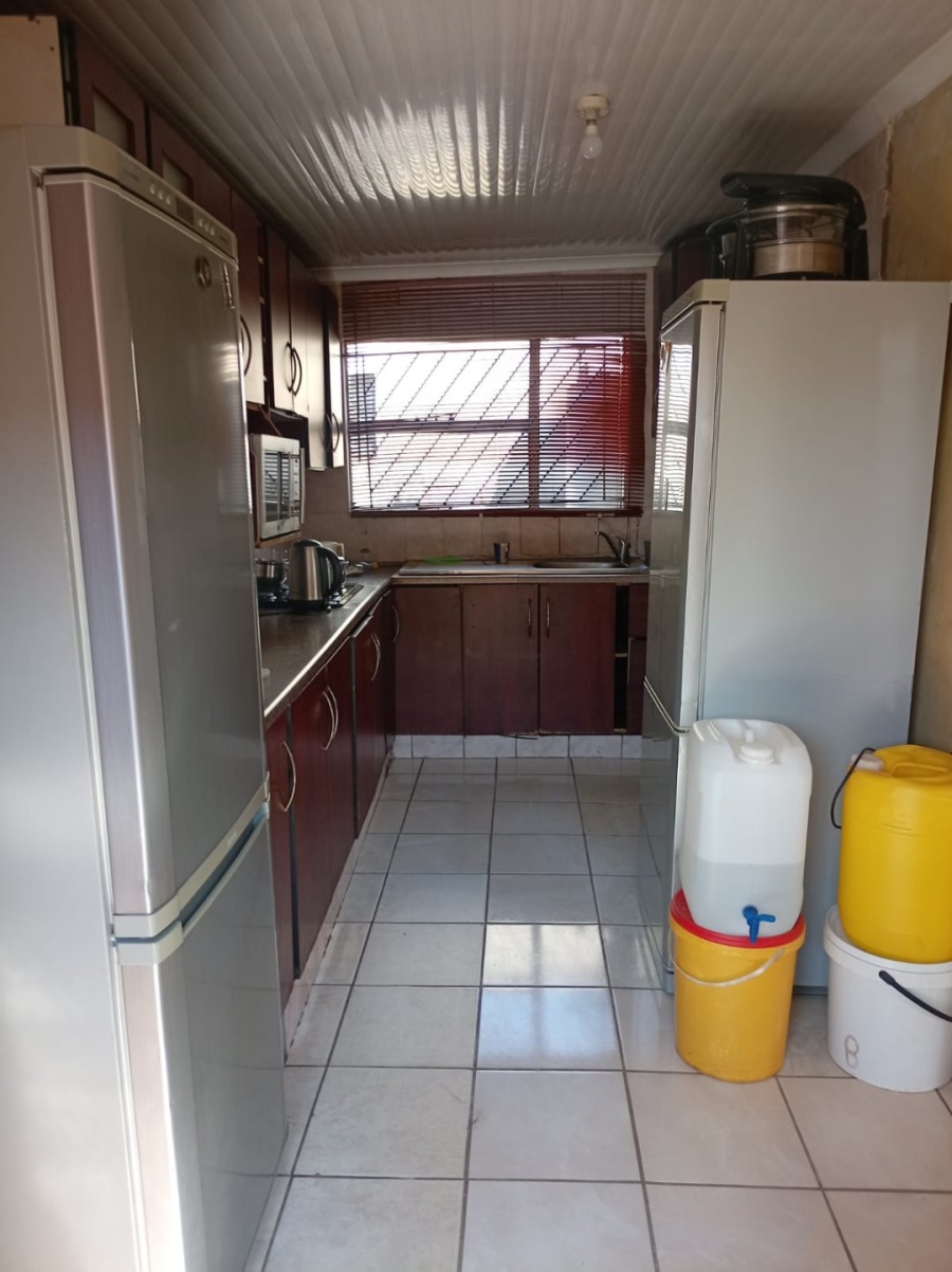 2 Bedroom Property for Sale in Etwatwa Gauteng