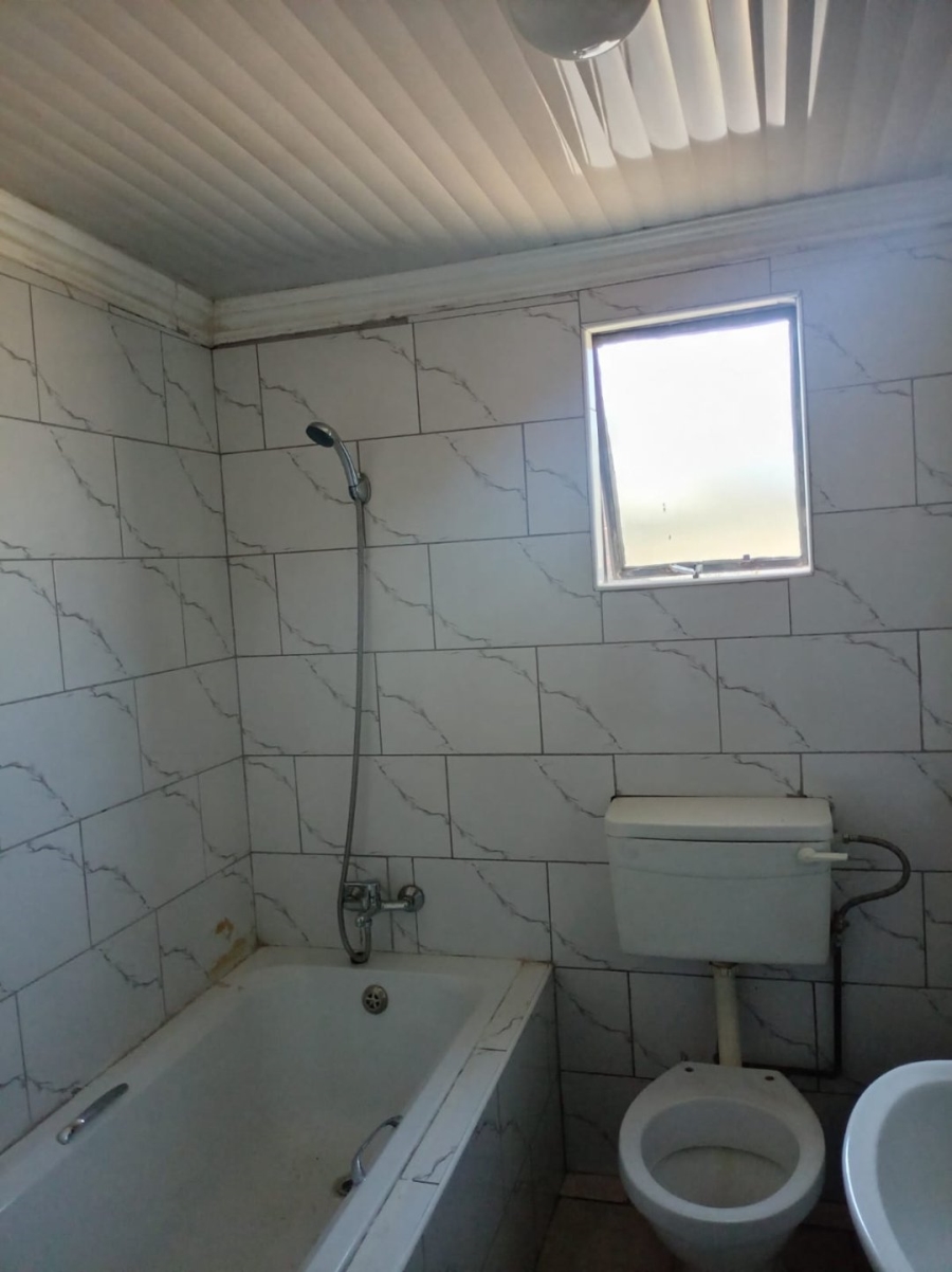 2 Bedroom Property for Sale in Etwatwa Gauteng