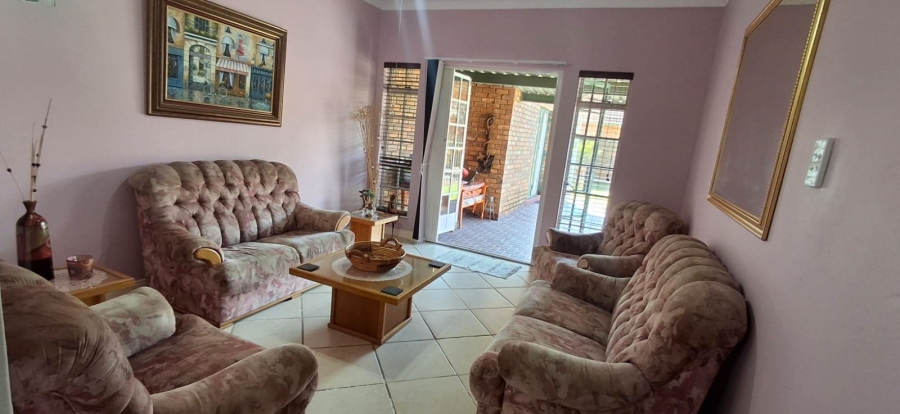 3 Bedroom Property for Sale in Dorandia Gauteng