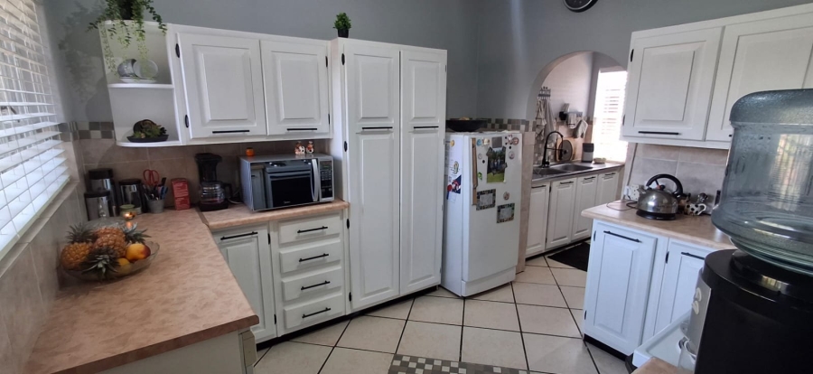 3 Bedroom Property for Sale in Dorandia Gauteng