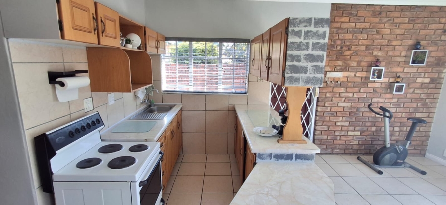 3 Bedroom Property for Sale in Dorandia Gauteng