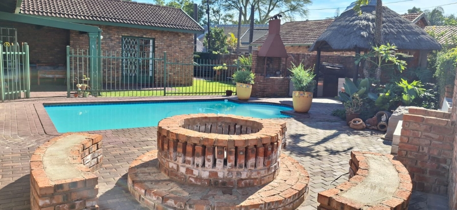 3 Bedroom Property for Sale in Dorandia Gauteng