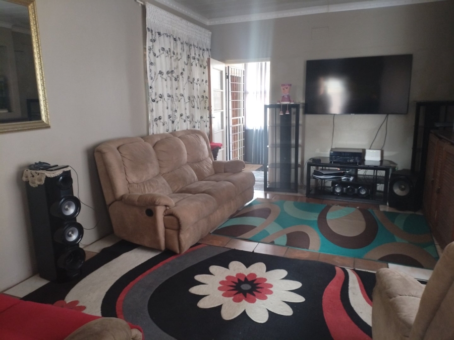 3 Bedroom Property for Sale in Casseldale Gauteng