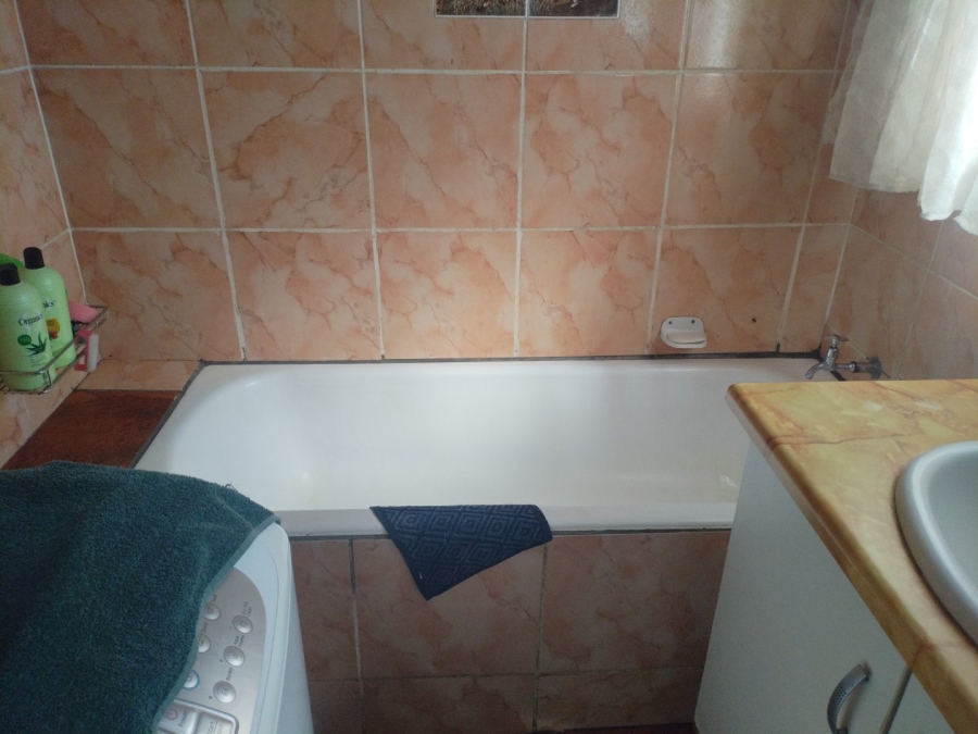 3 Bedroom Property for Sale in Casseldale Gauteng