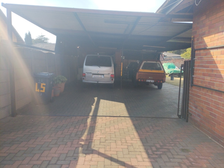 3 Bedroom Property for Sale in Casseldale Gauteng
