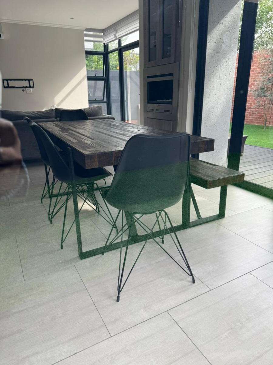  Bedroom Property for Sale in Morningside Gauteng