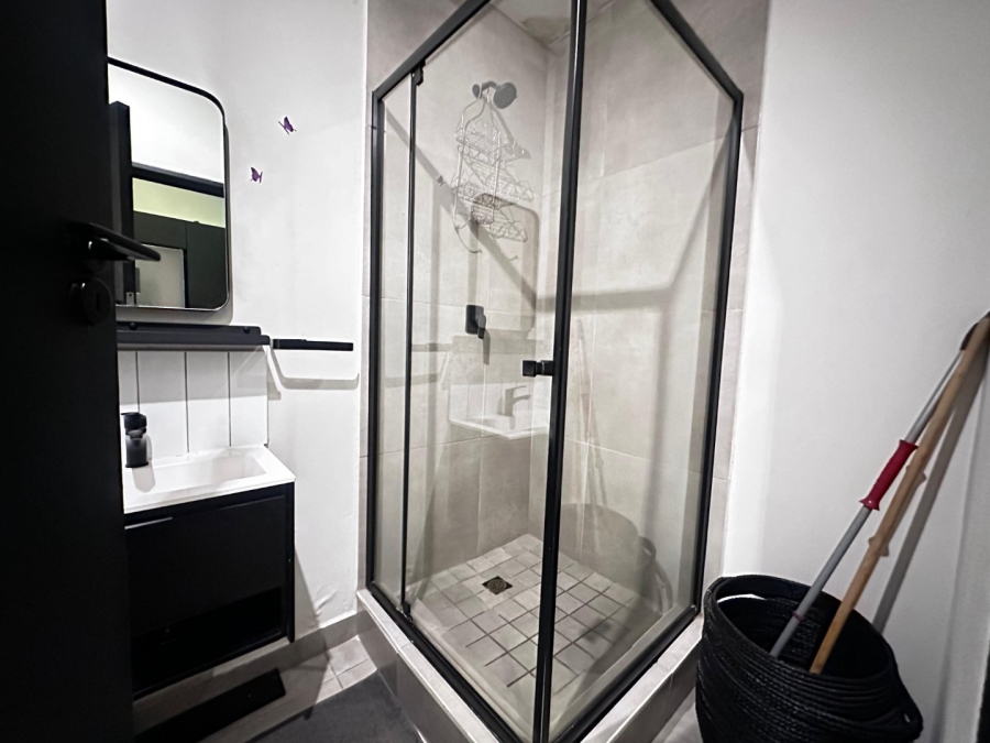 To Let 1 Bedroom Property for Rent in Sandton Central Gauteng
