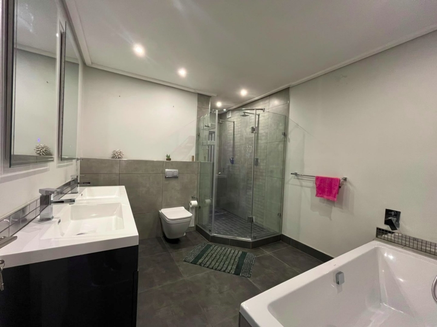  Bedroom Property for Sale in North Riding Gauteng