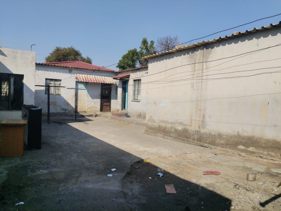 9 Bedroom Property for Sale in Delville Gauteng