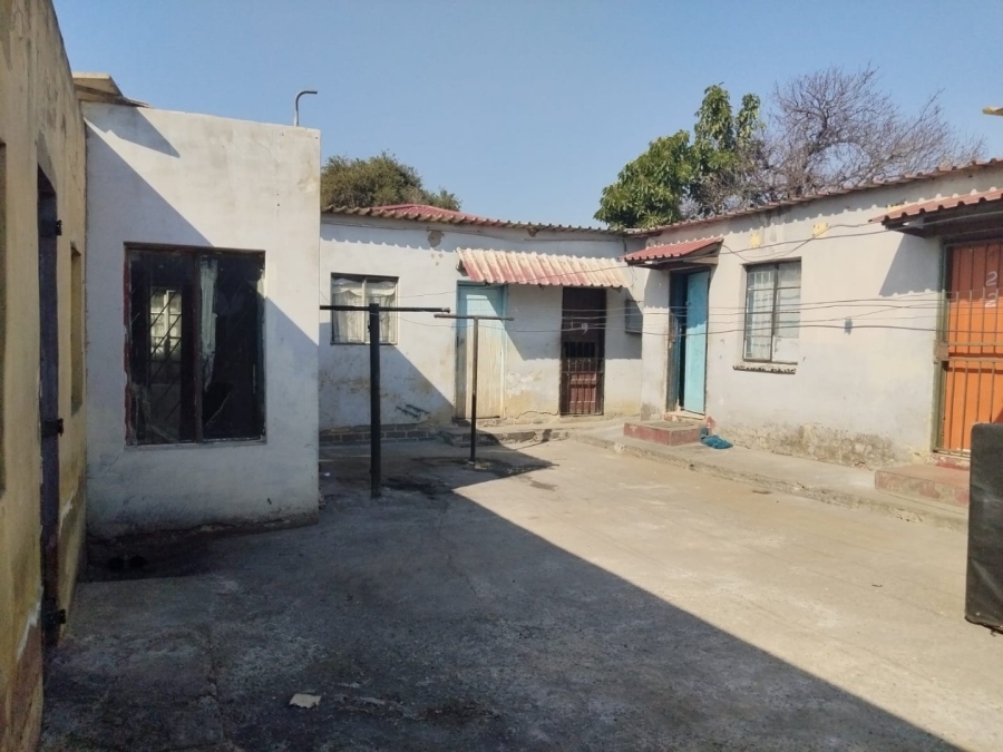 9 Bedroom Property for Sale in Delville Gauteng
