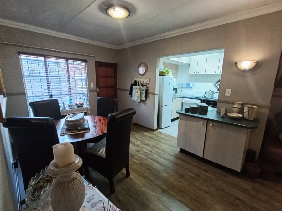  Bedroom Property for Sale in Meyerspark Gauteng
