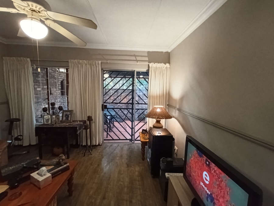  Bedroom Property for Sale in Meyerspark Gauteng