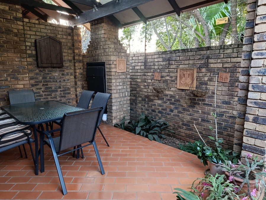  Bedroom Property for Sale in Meyerspark Gauteng