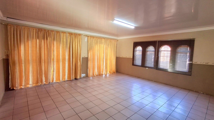 3 Bedroom Property for Sale in Vanderbijlpark SE 6 Gauteng