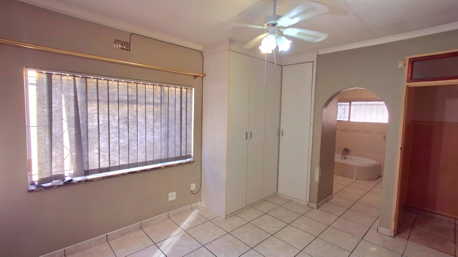 3 Bedroom Property for Sale in Vanderbijlpark SE 6 Gauteng