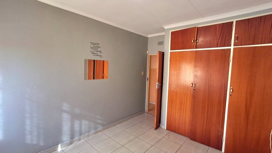 3 Bedroom Property for Sale in Vanderbijlpark SE 6 Gauteng
