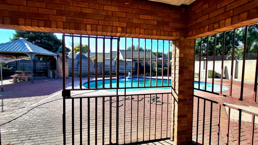 3 Bedroom Property for Sale in Vanderbijlpark SE 6 Gauteng