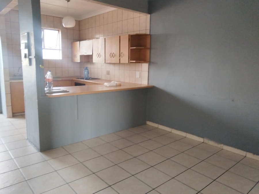 To Let 2 Bedroom Property for Rent in Gezina Gauteng