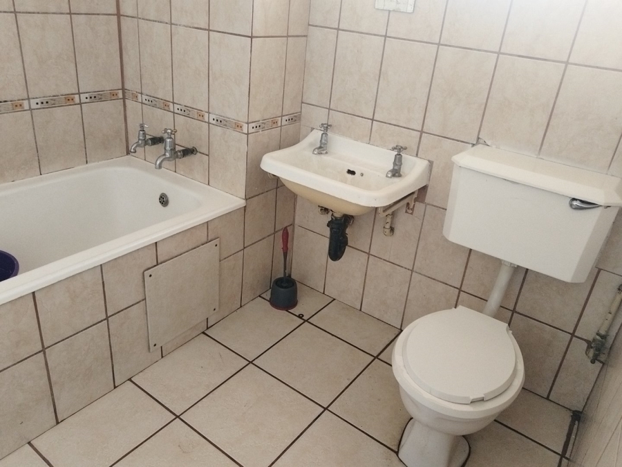 To Let 2 Bedroom Property for Rent in Gezina Gauteng