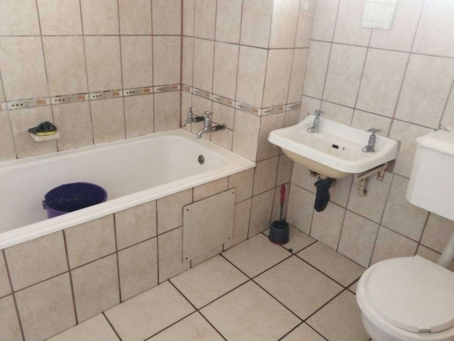 To Let 2 Bedroom Property for Rent in Gezina Gauteng