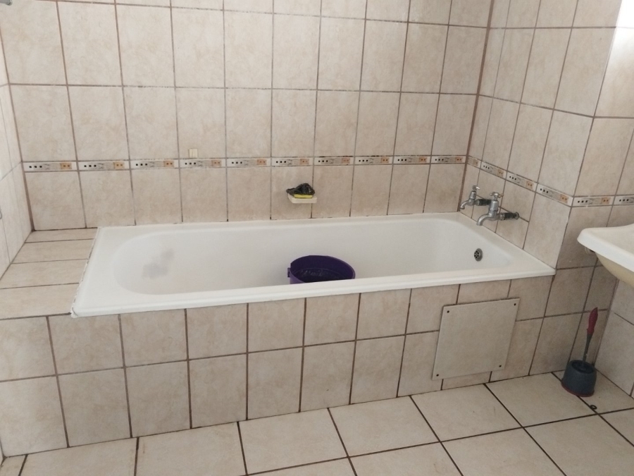 To Let 2 Bedroom Property for Rent in Gezina Gauteng