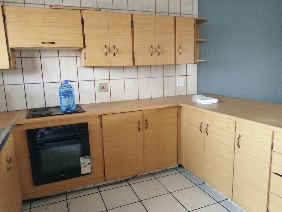 To Let 2 Bedroom Property for Rent in Gezina Gauteng