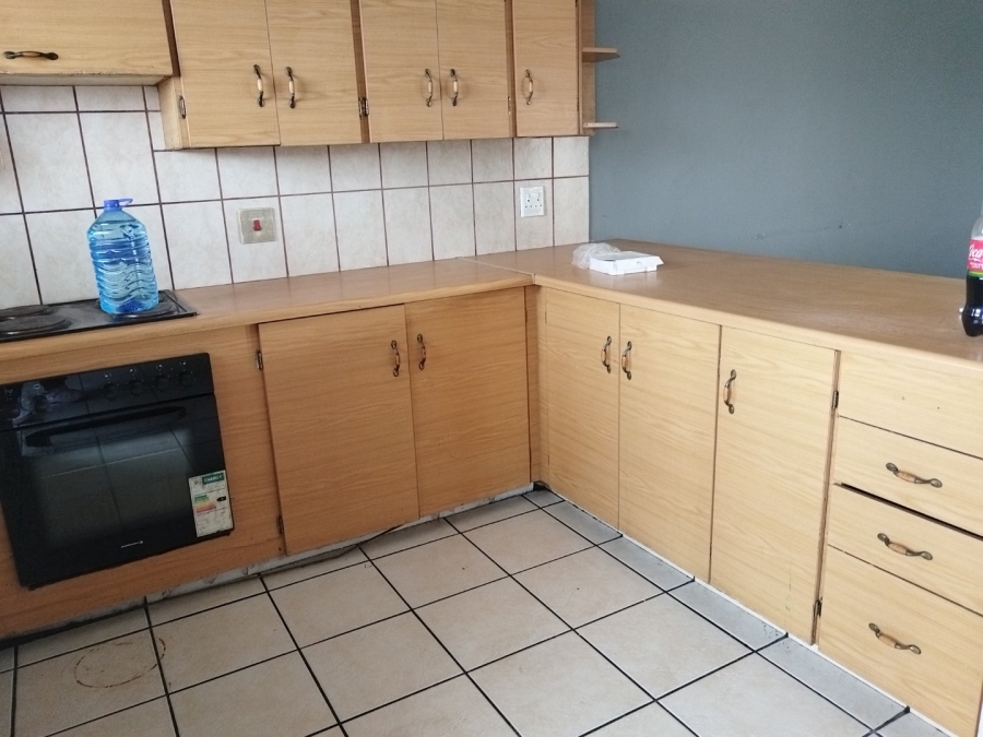 To Let 2 Bedroom Property for Rent in Gezina Gauteng