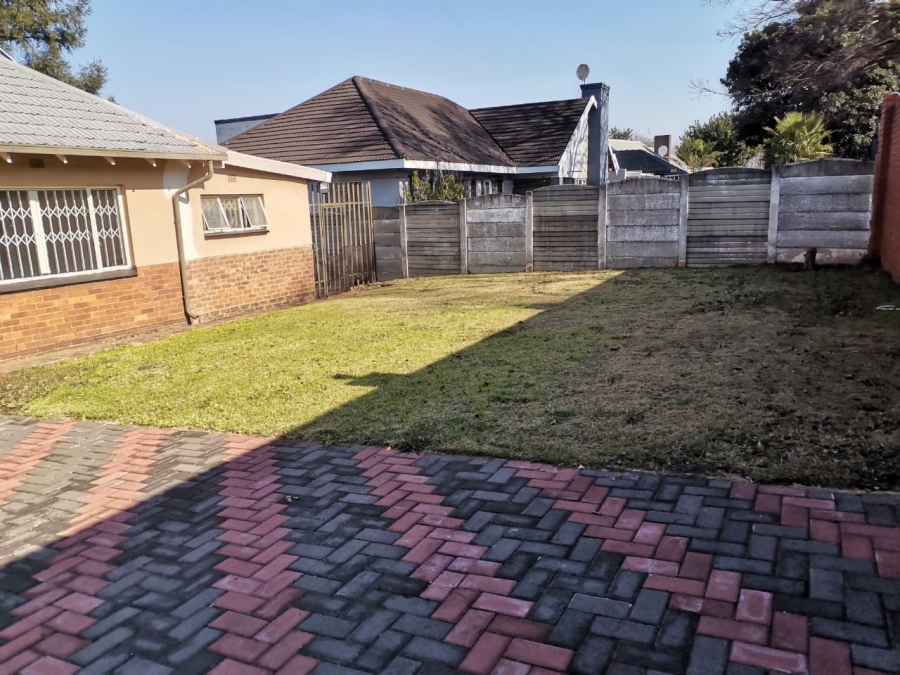 3 Bedroom Property for Sale in Linmeyer Gauteng