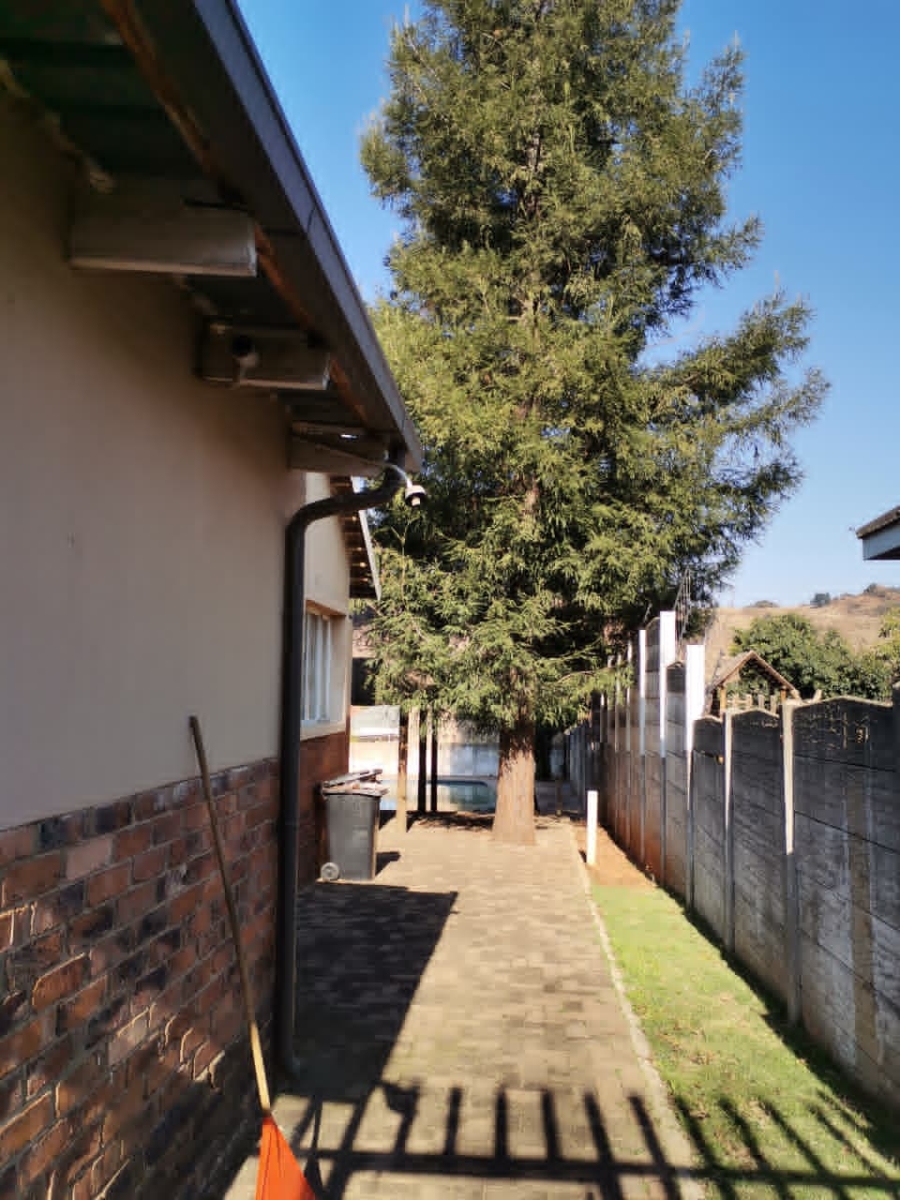 3 Bedroom Property for Sale in Linmeyer Gauteng