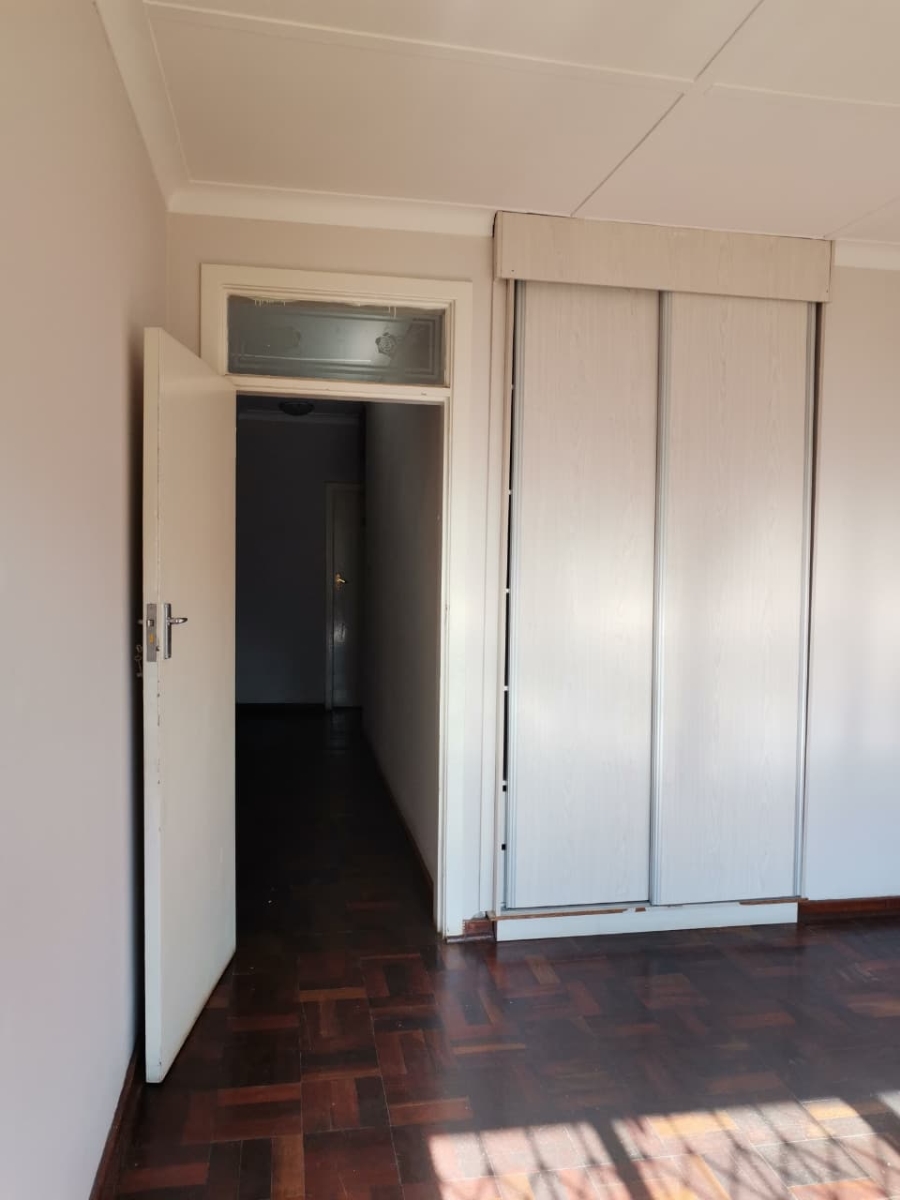 3 Bedroom Property for Sale in Linmeyer Gauteng
