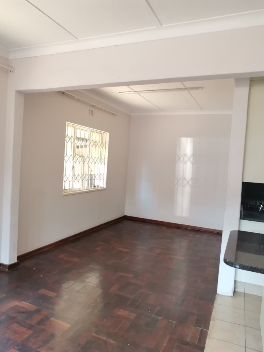 3 Bedroom Property for Sale in Linmeyer Gauteng