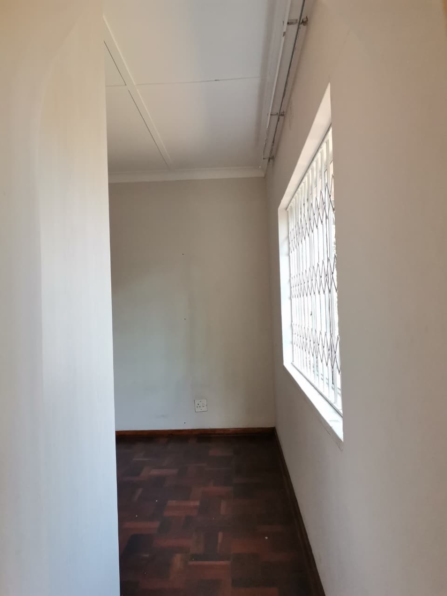 3 Bedroom Property for Sale in Linmeyer Gauteng