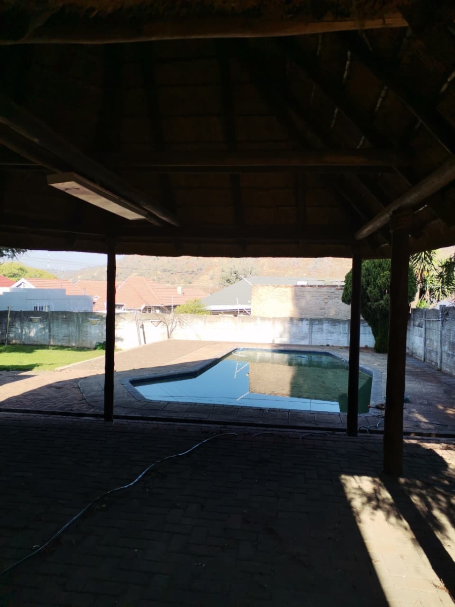 3 Bedroom Property for Sale in Linmeyer Gauteng