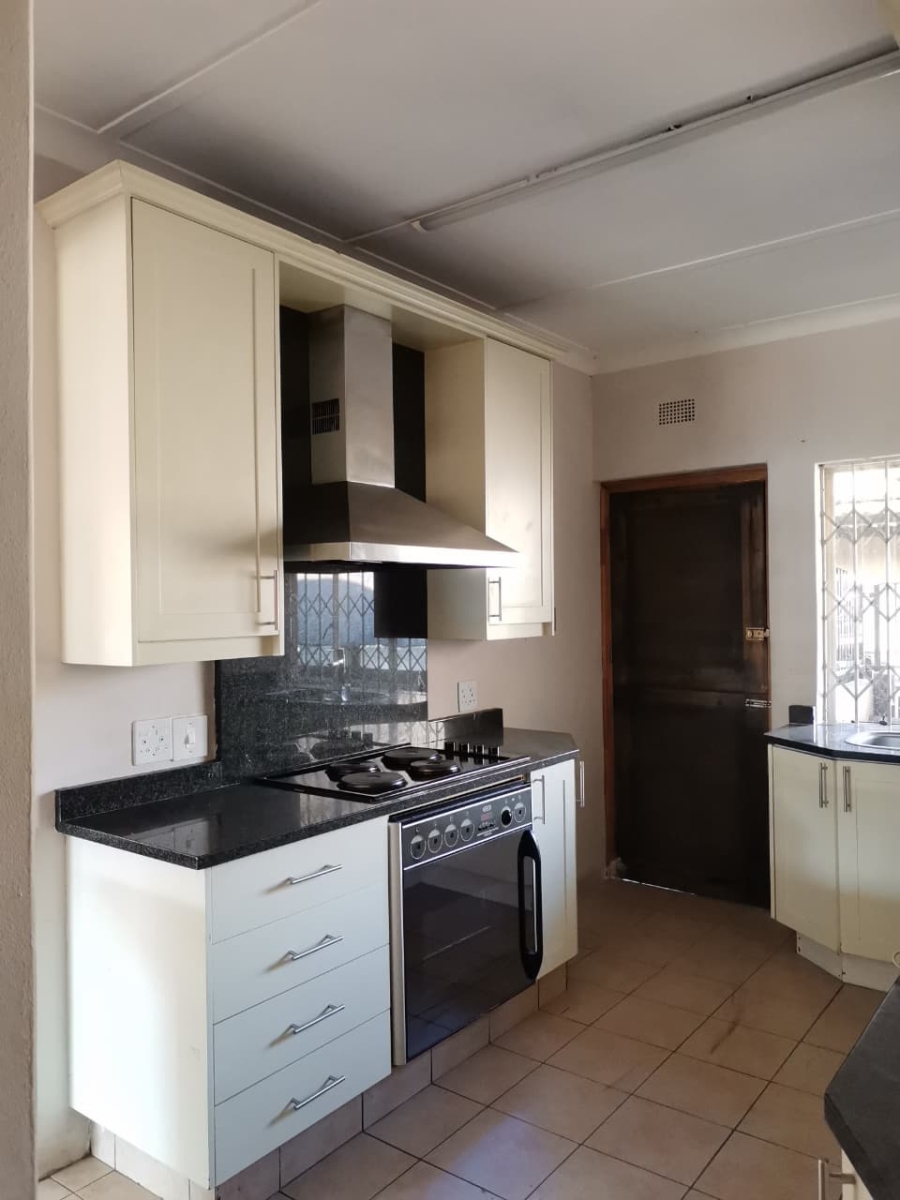 3 Bedroom Property for Sale in Linmeyer Gauteng