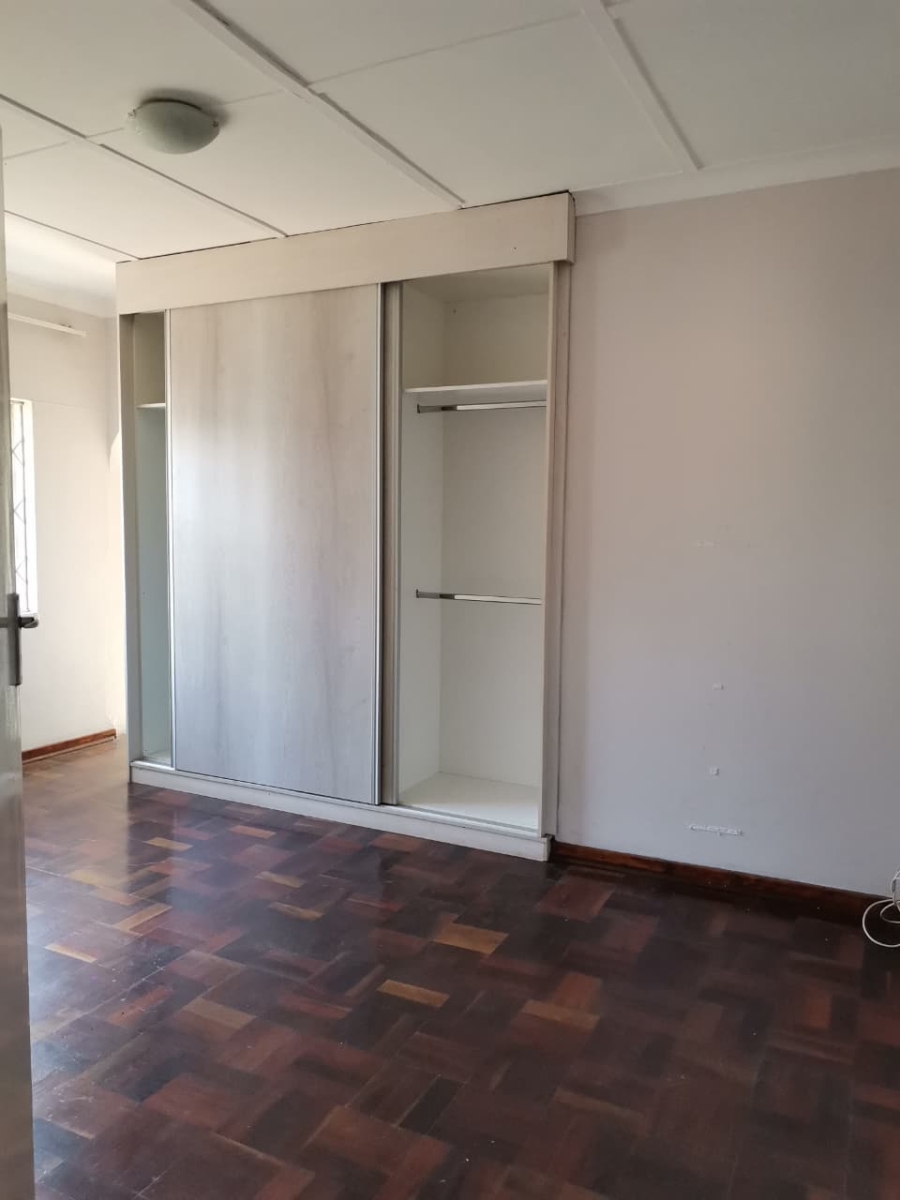 3 Bedroom Property for Sale in Linmeyer Gauteng
