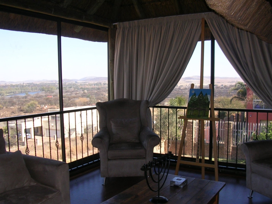  Bedroom Property for Sale in Vaaloewer Gauteng