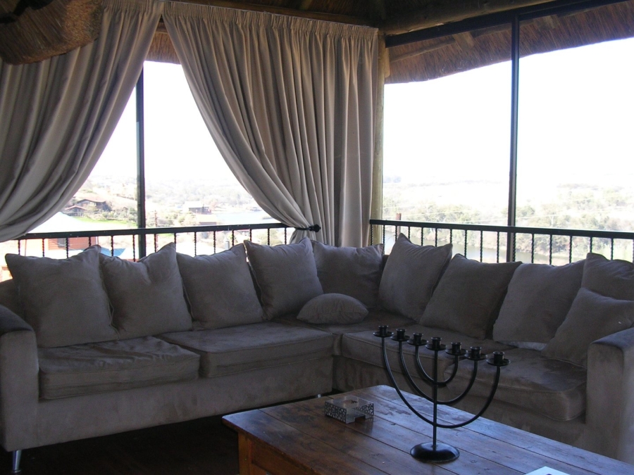  Bedroom Property for Sale in Vaaloewer Gauteng